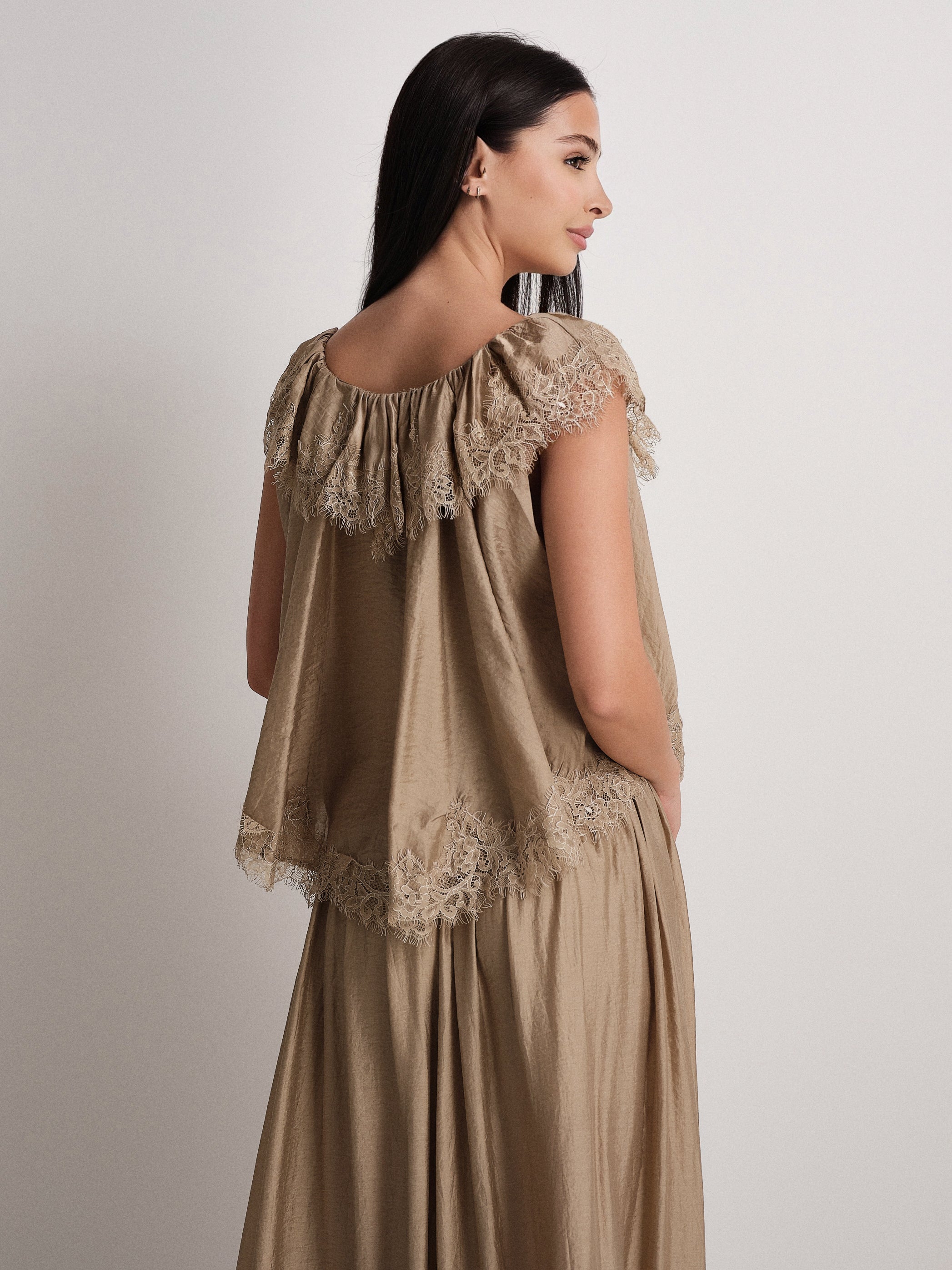 #colore_beige