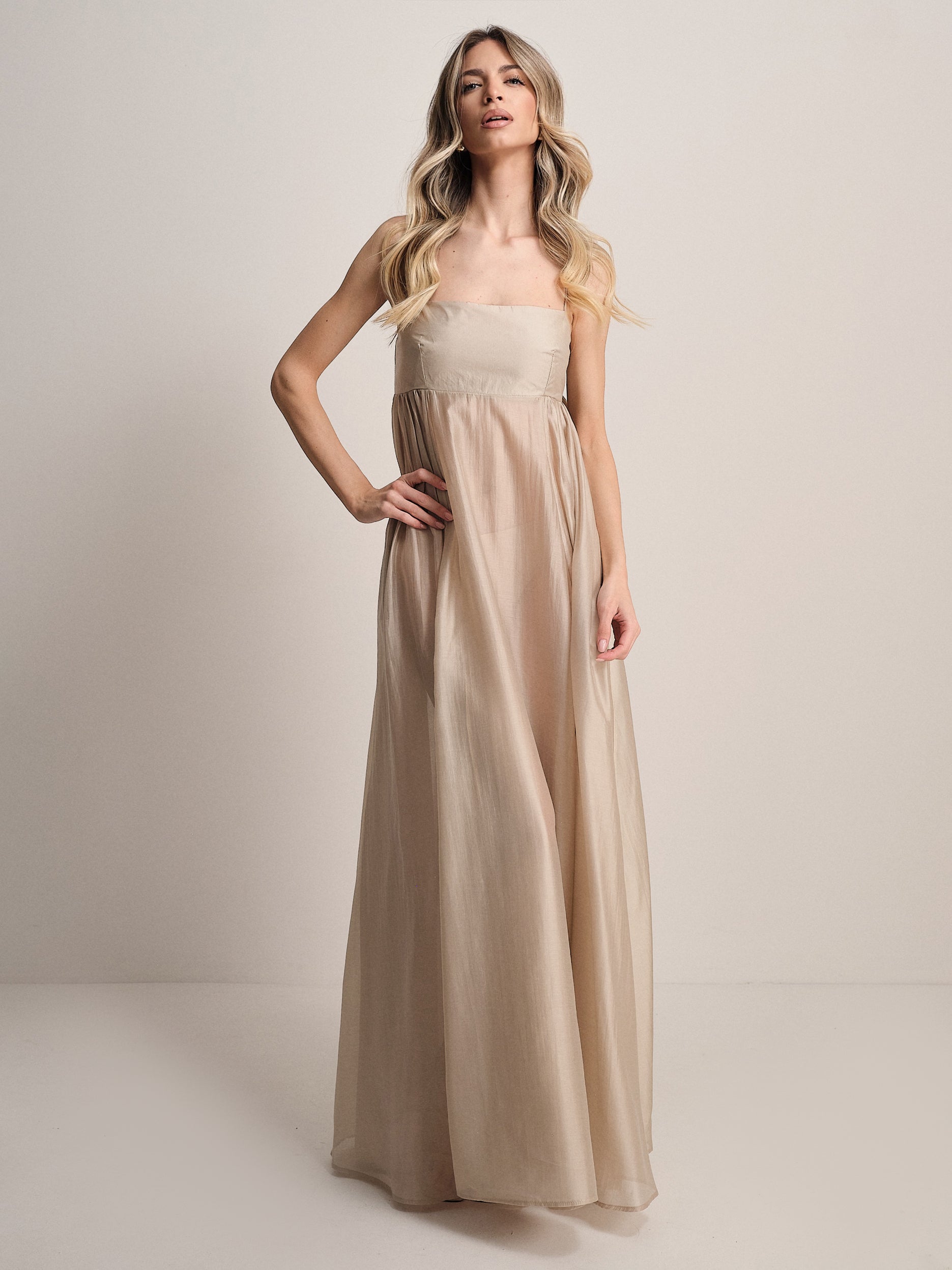#colore_beige