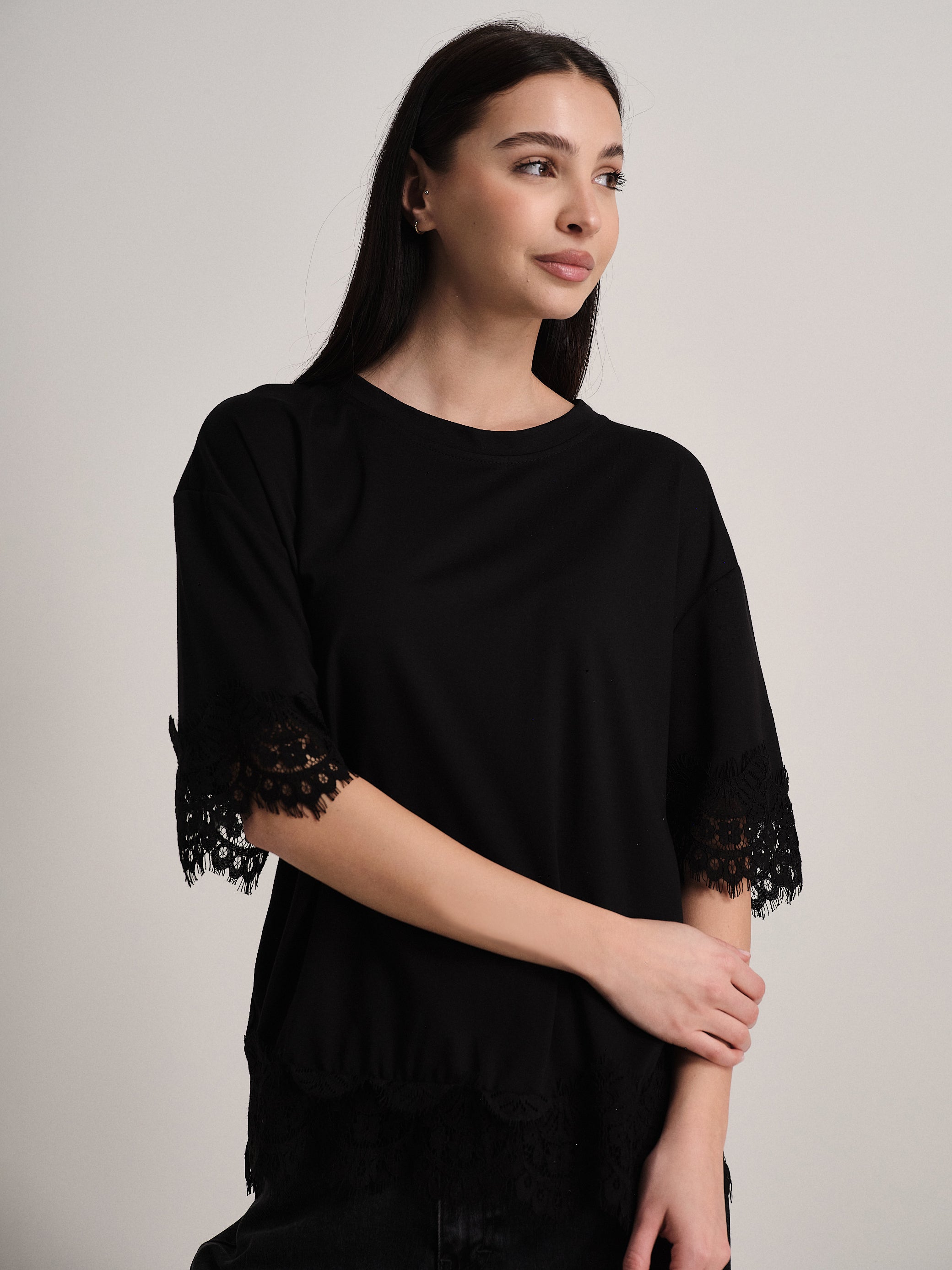 T-shirt con inserti in pizzo