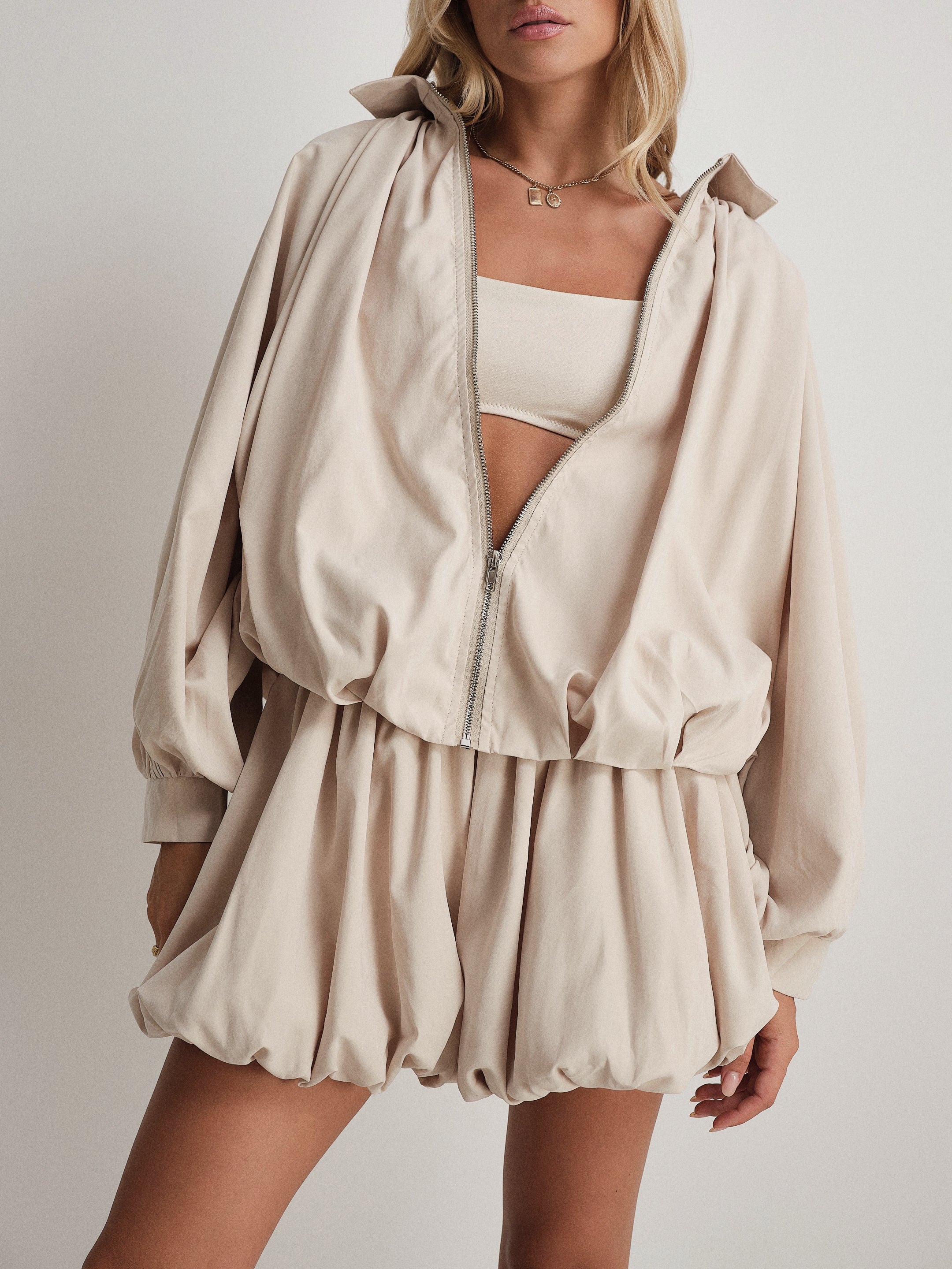 #colore_beige