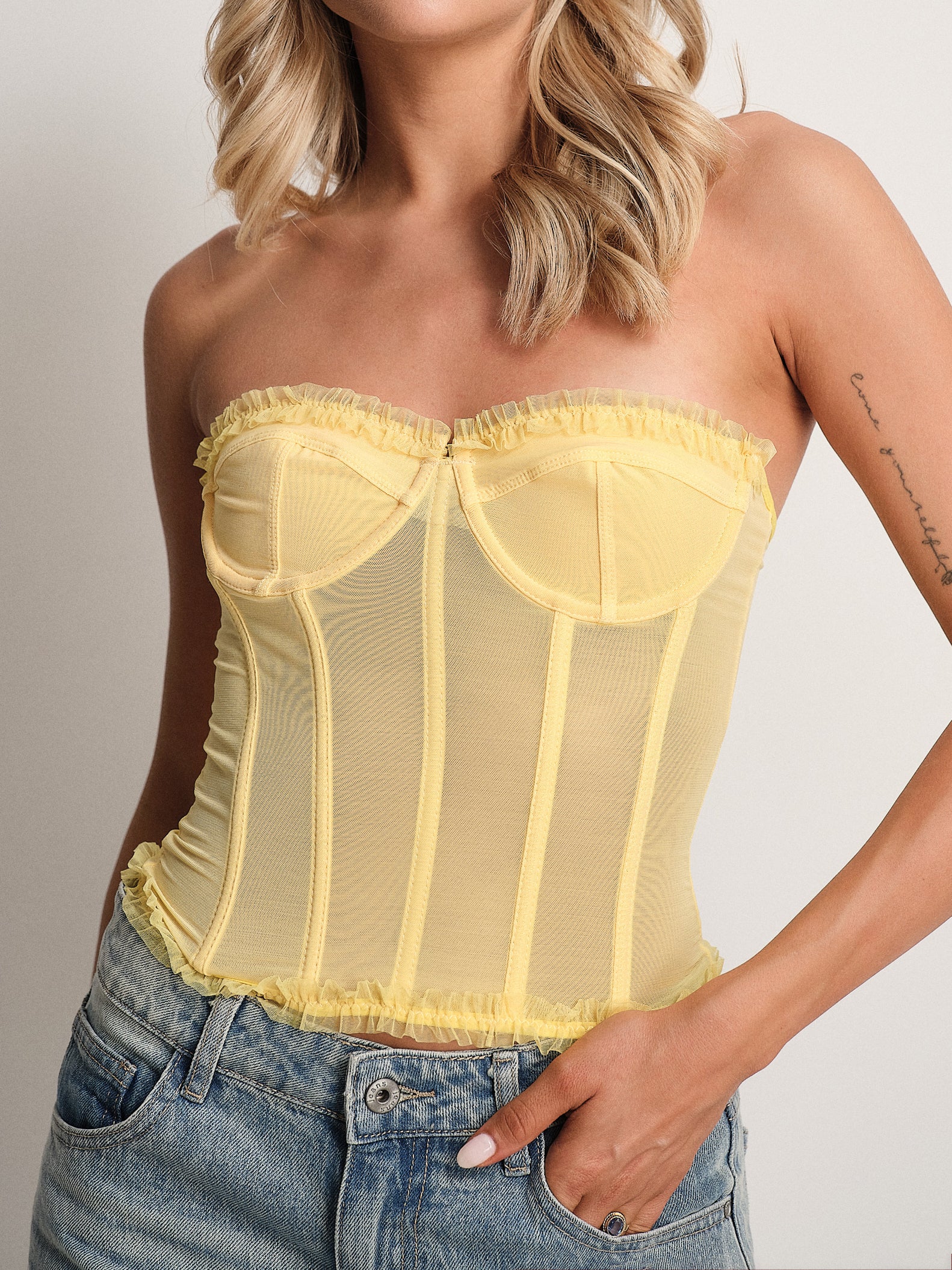#colore_giallo