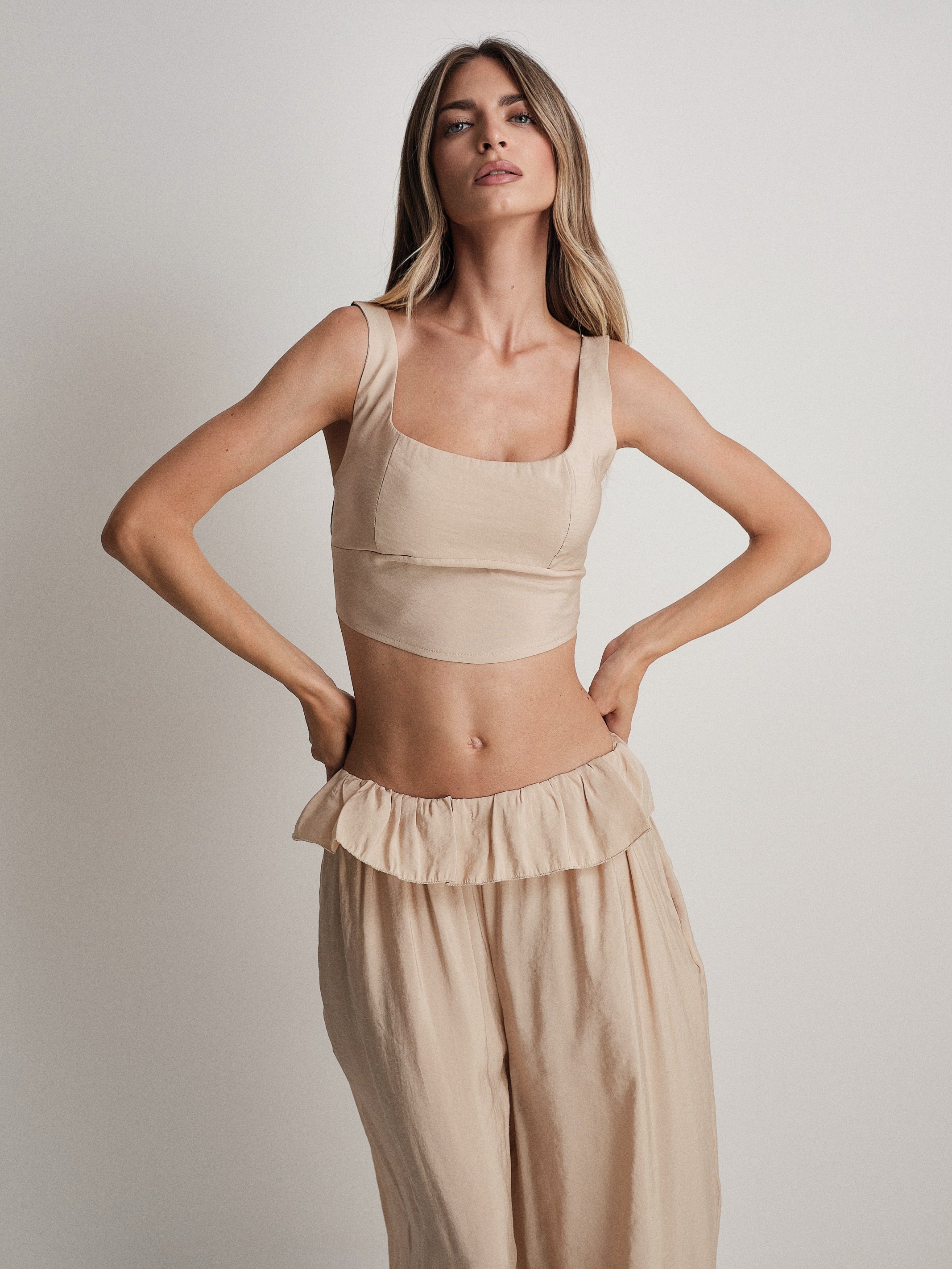 #colore_beige