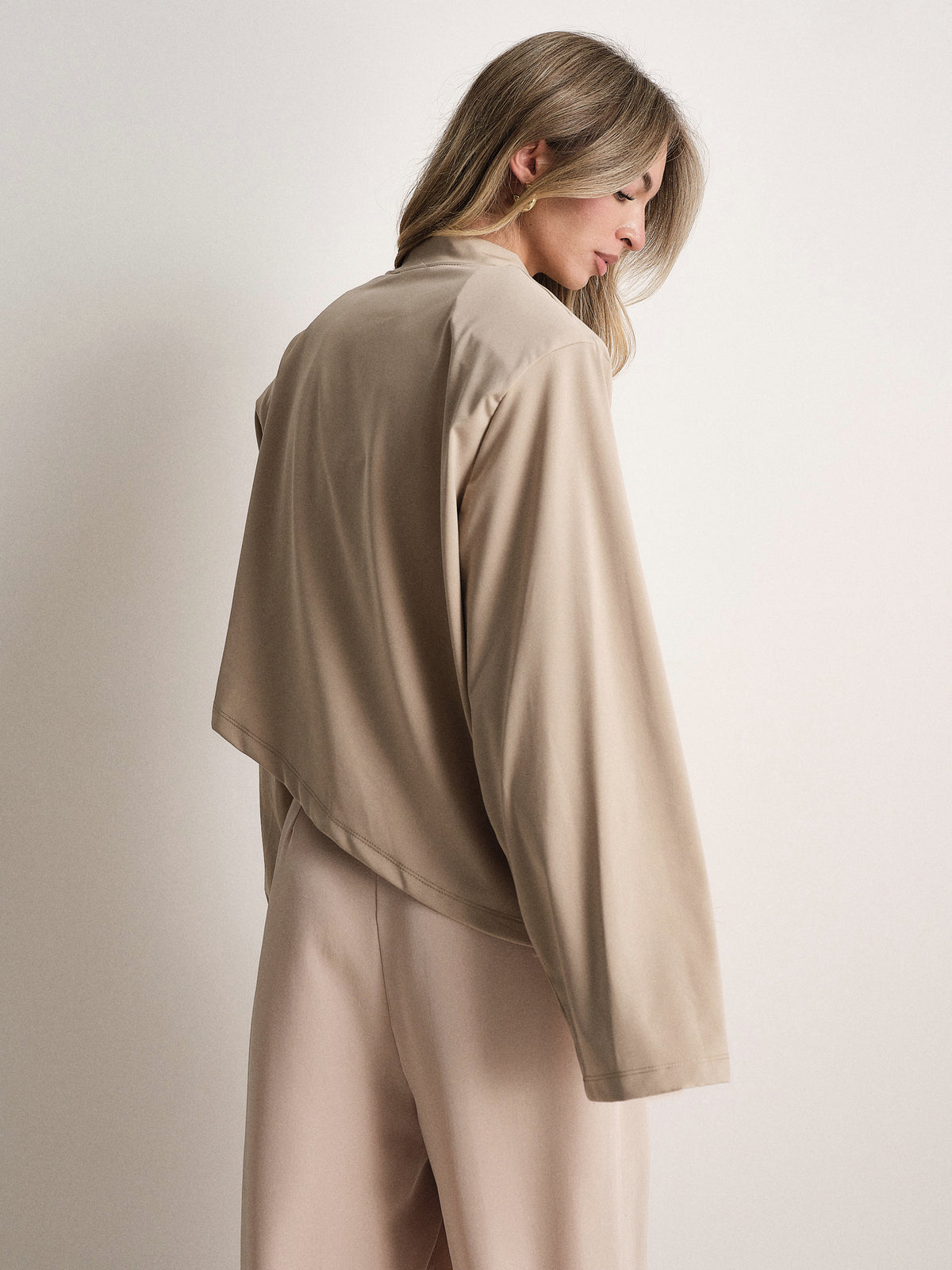 #colore_beige