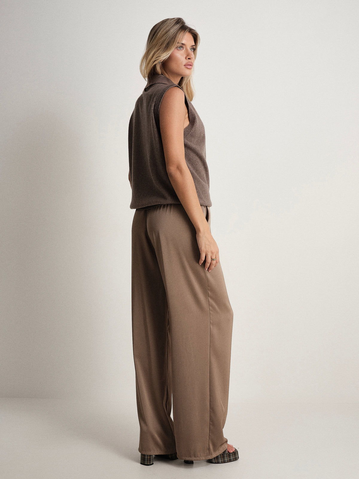 #colore_taupe