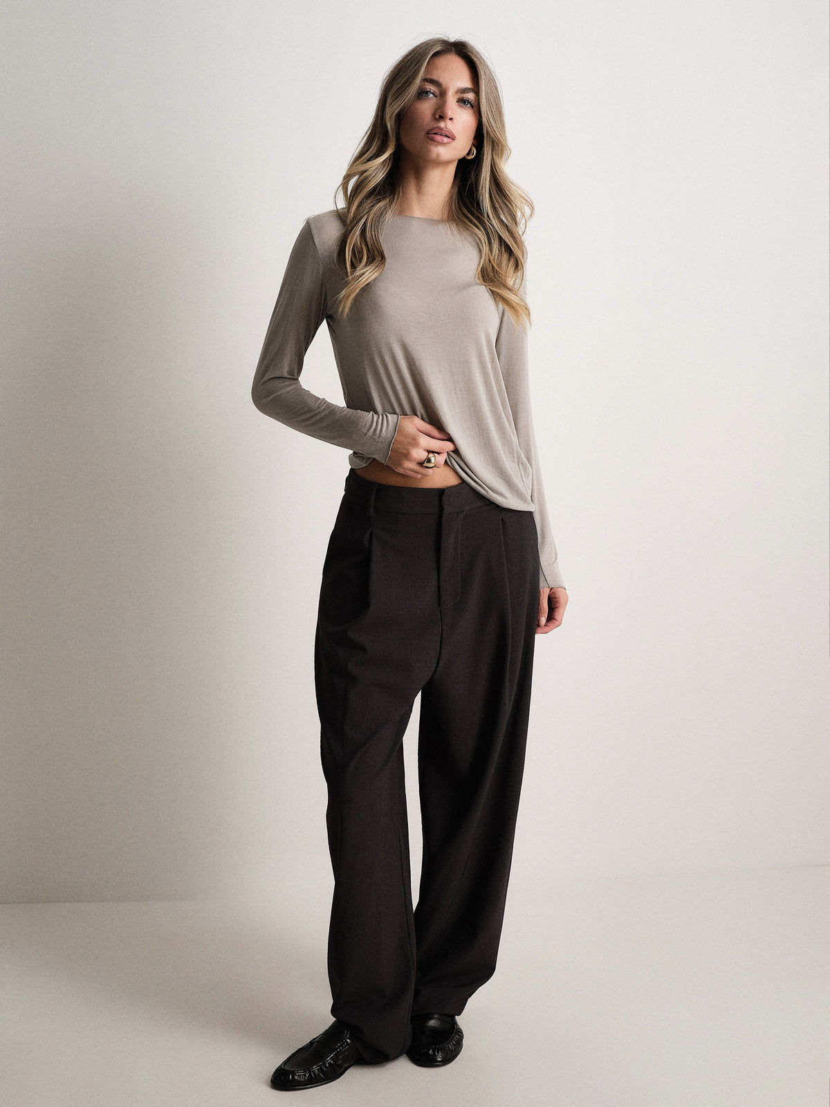 #colore_grigio