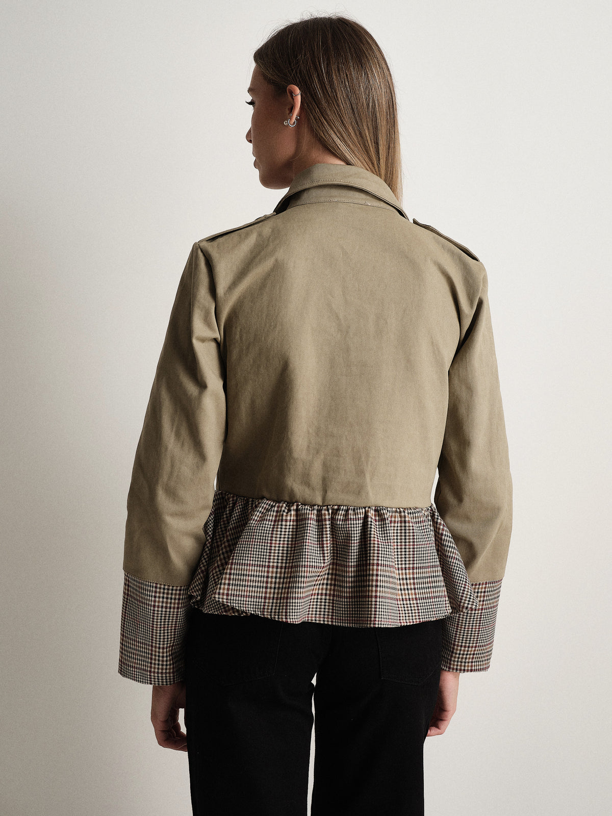 #colore_beige