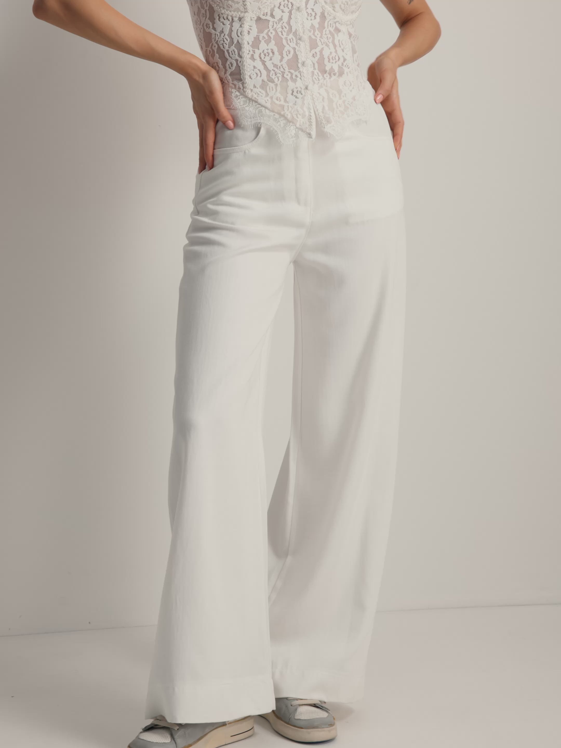#colore_bianco